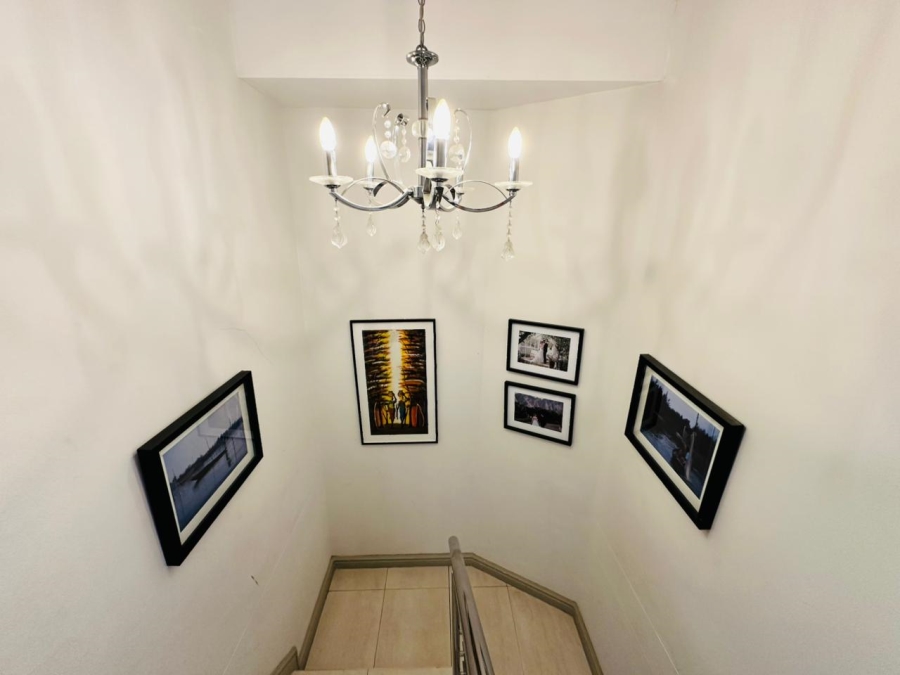 2 Bedroom Property for Sale in Sea Point Western Cape